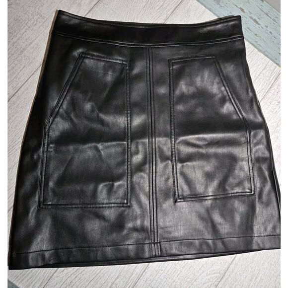 LOFT Petite Faux Leather Pocket Shift Skirt Side Zipper. 2P Black - Picture 1 of 6